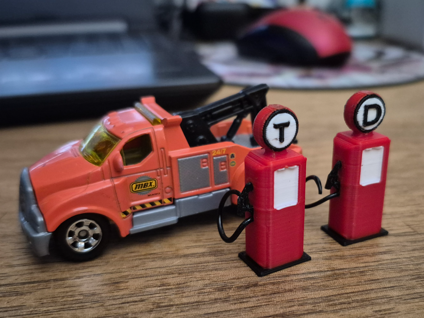 Old Gas Pump 1/64 Scale