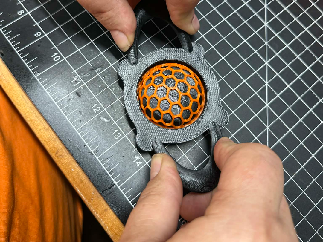 Thermoforming 2in Capsules form w/handles:GachaPop