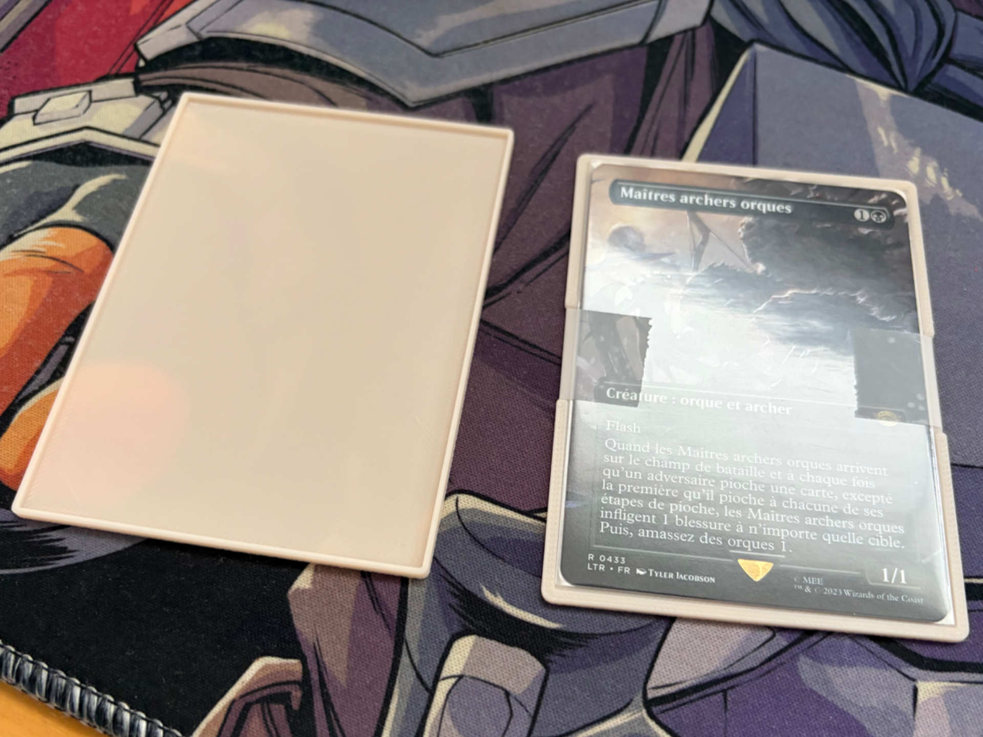 Boite de protection pour carte à collection