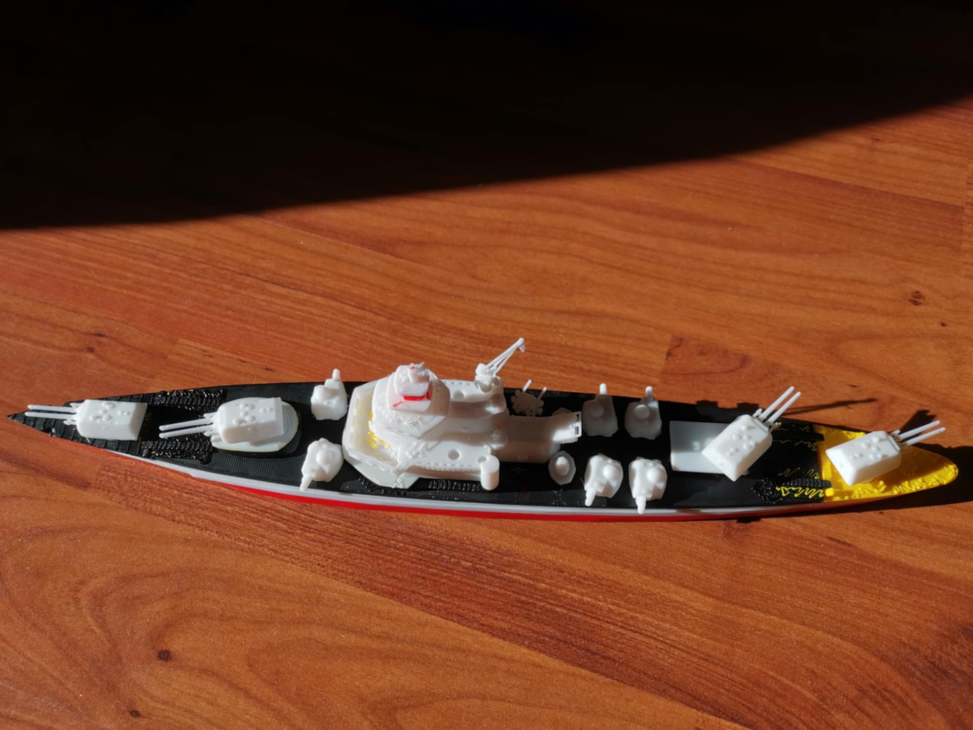 Battleship with moving canons