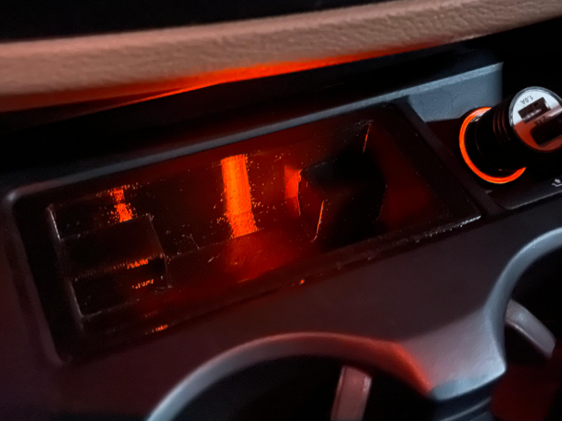 BMW X5 E70 ashtray with light hole