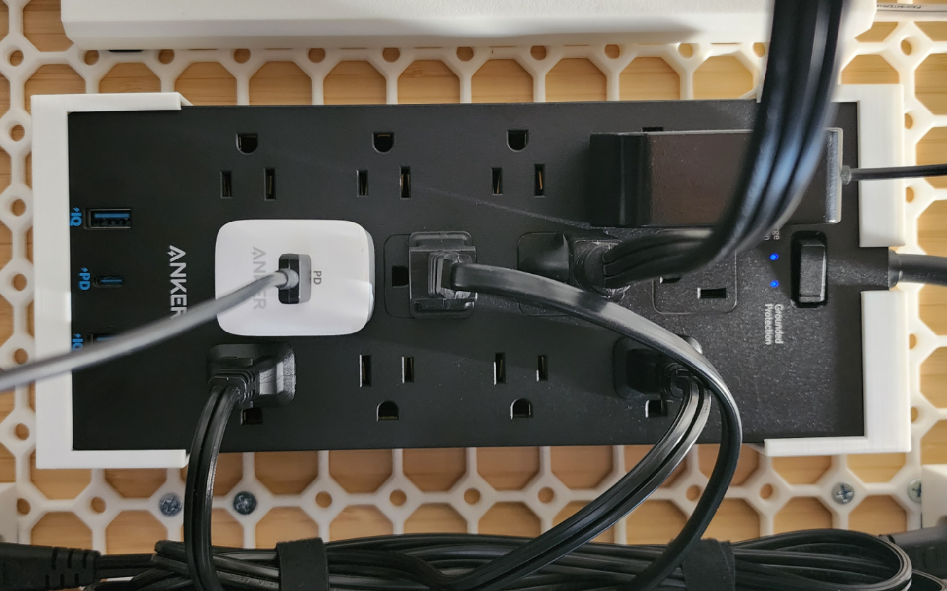 Anker 351 PowerStrip Multiboard Underware Mount
