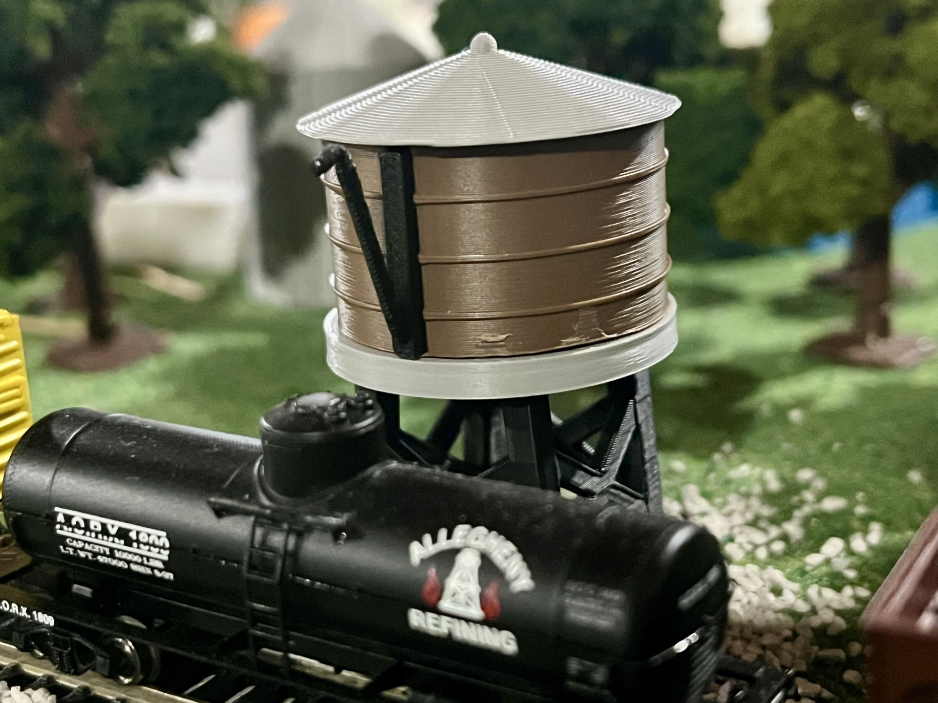 N/HO Scale Water Tower
