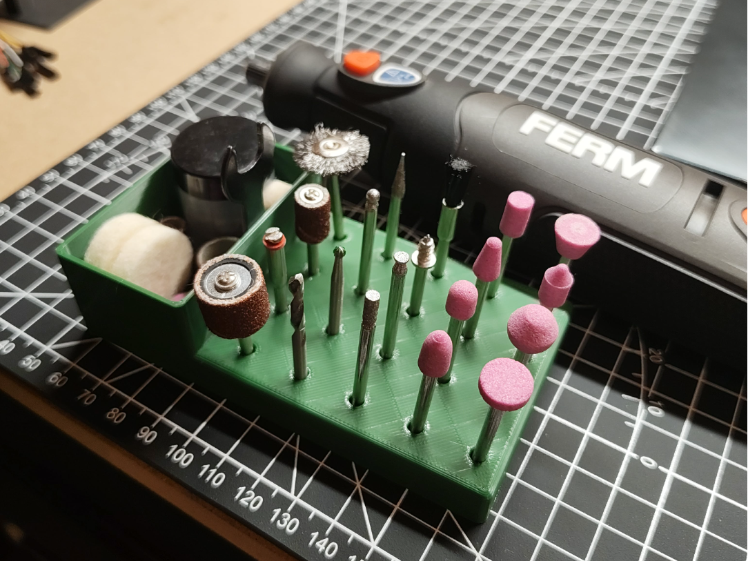 Handy case for rotary tool accessories
