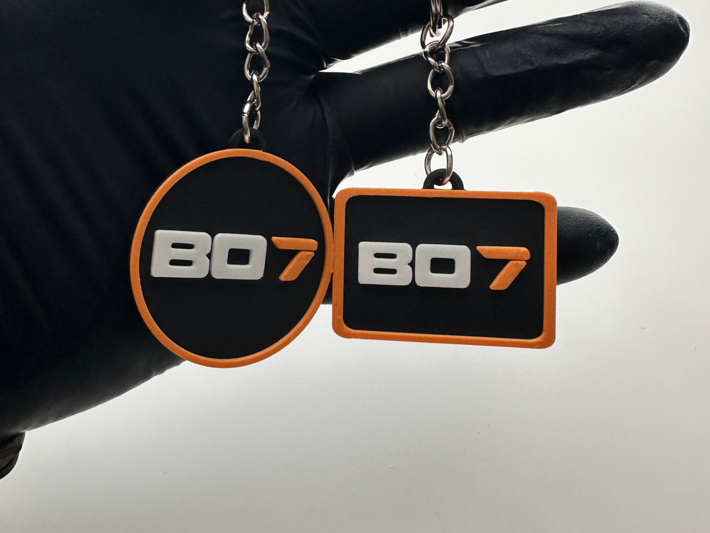 Black Ops 7 Logo Keychain – Round/Rectangular