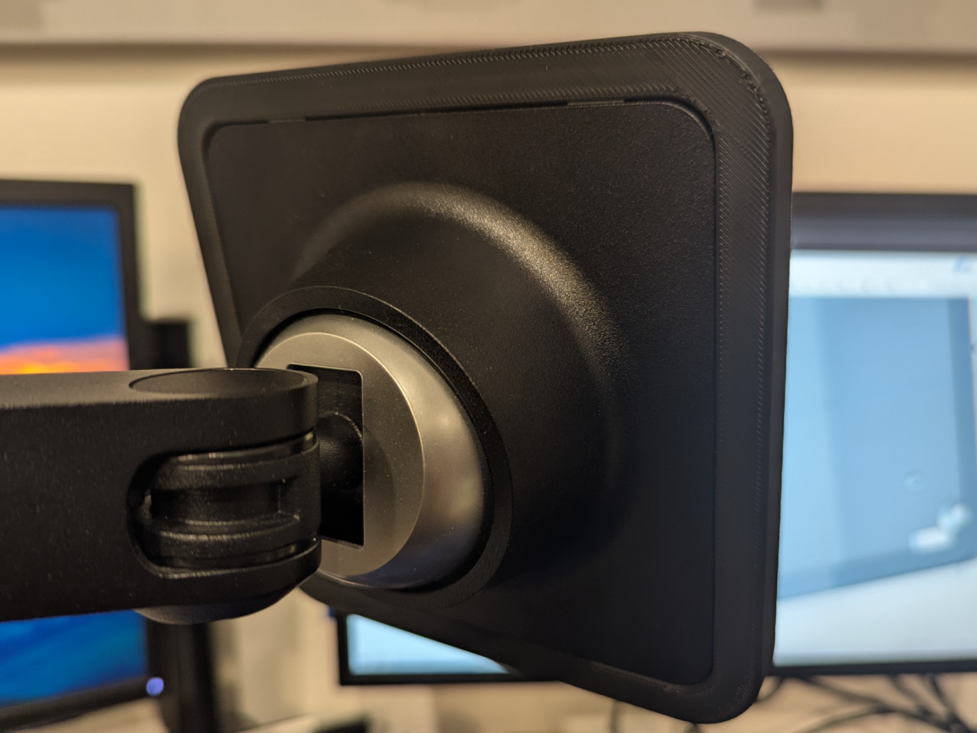 LG Ergo Monitor Adapter VESA