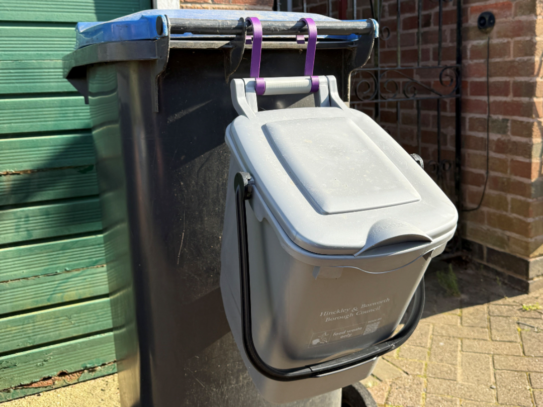 UK food waste Bin hooks and spacer