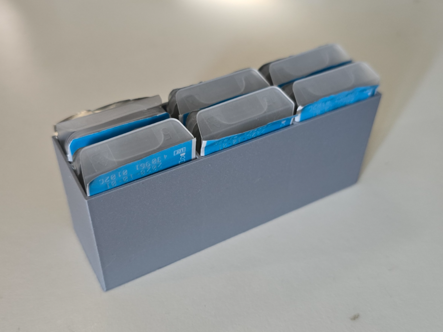 Compact contact lens travel case for 6-pairs