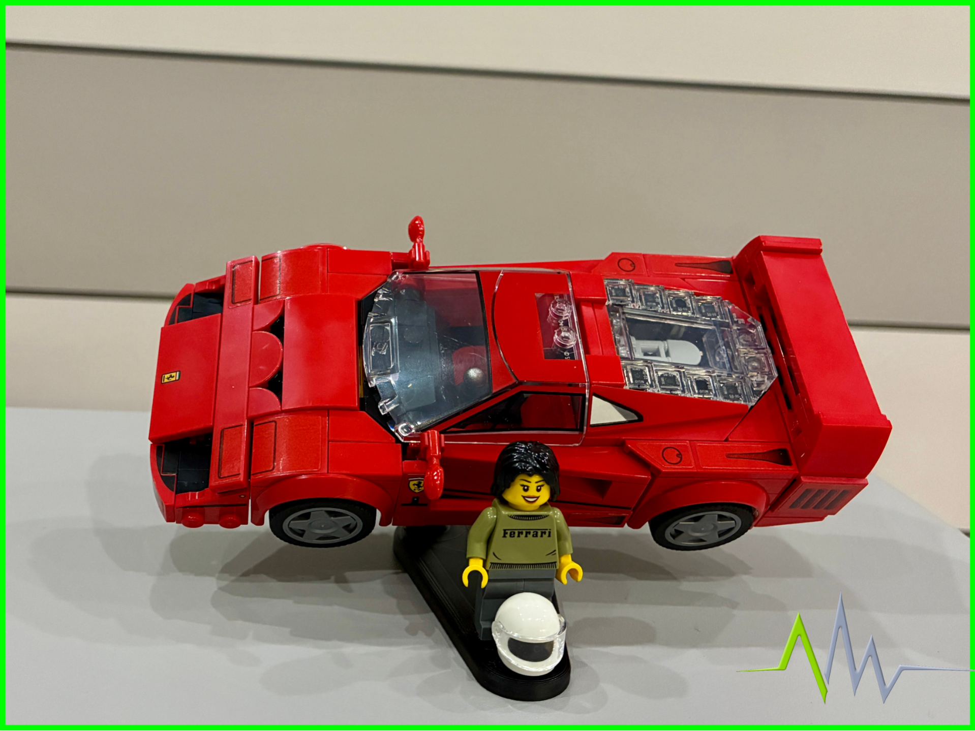 Speed Champions Angled Stand with Figure