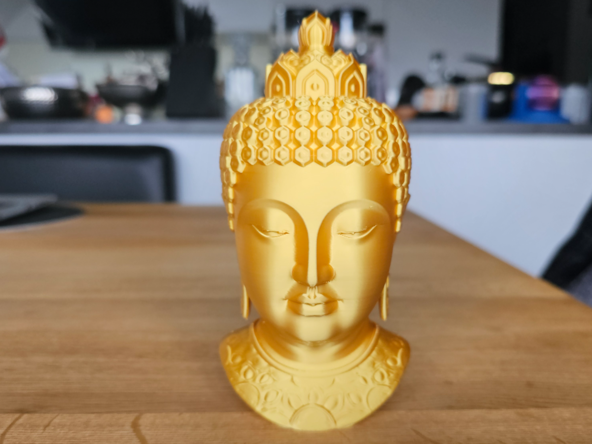Serene Buddha Bust – Modern Elegance