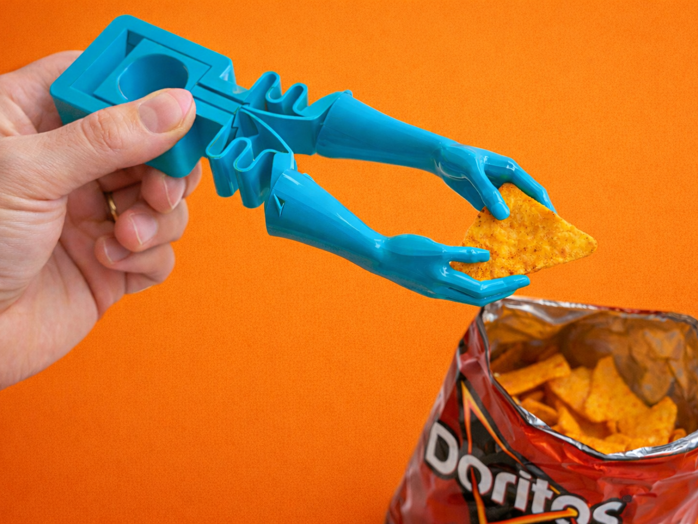 Chips Grabber - Eating in style