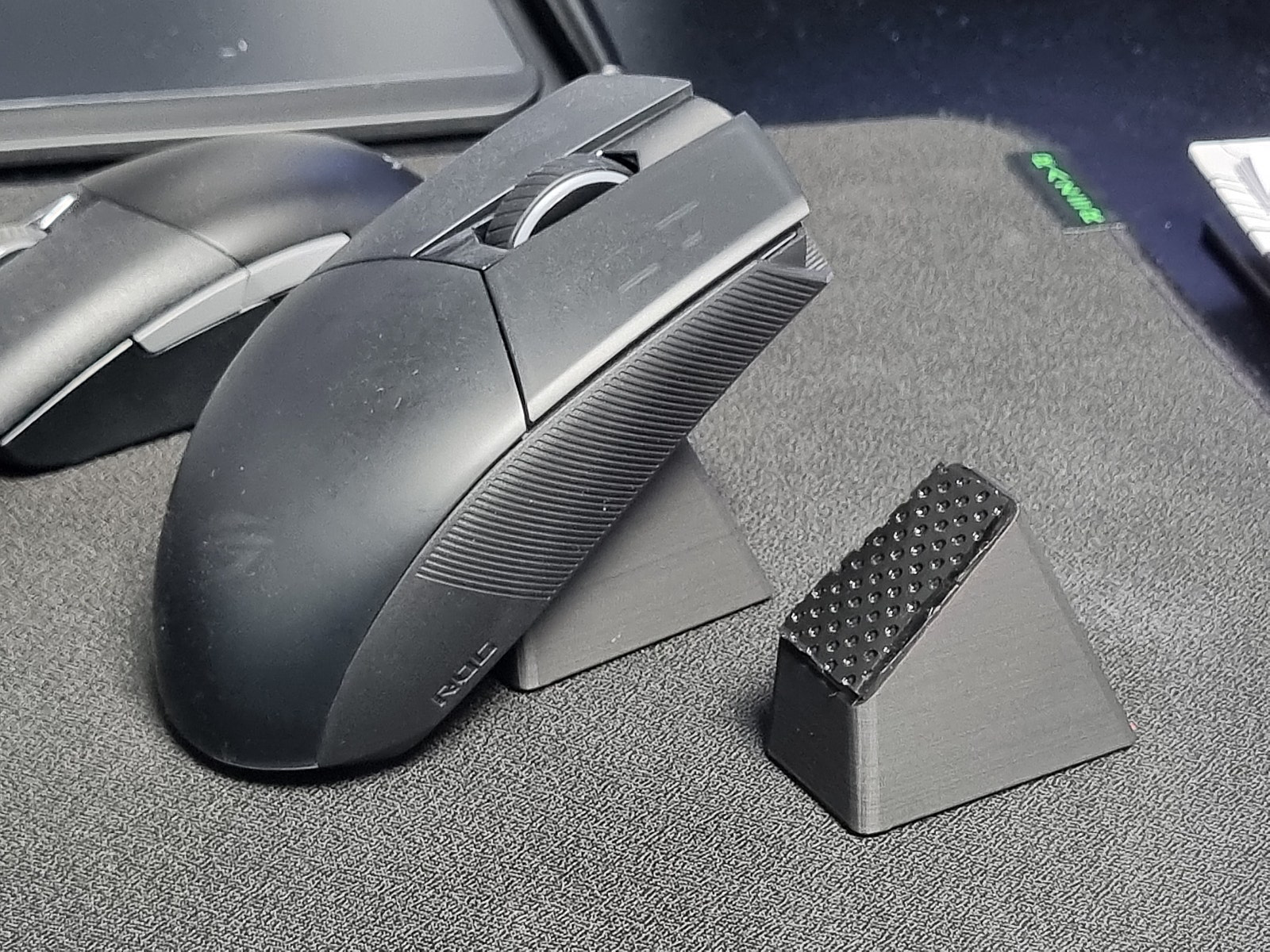 Mouse Stand for the Desk Setup & Deskterior