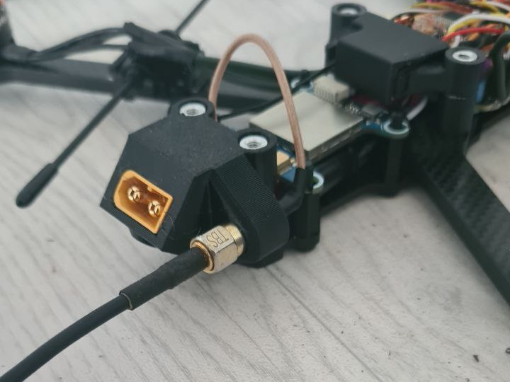 Тримач XT60, Тримач антени