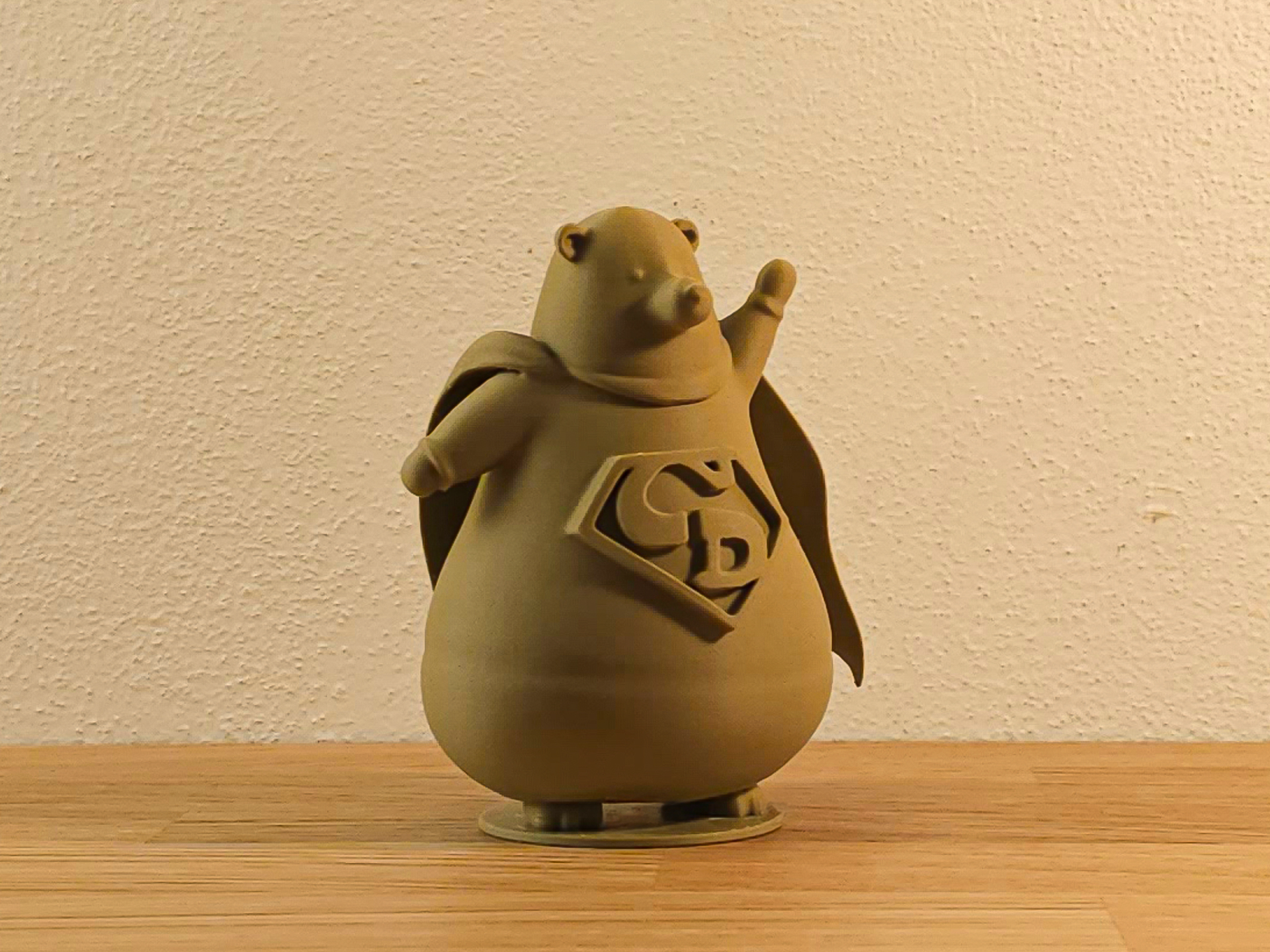 Super Dad Bear – Heroic Statue For Father’s Day