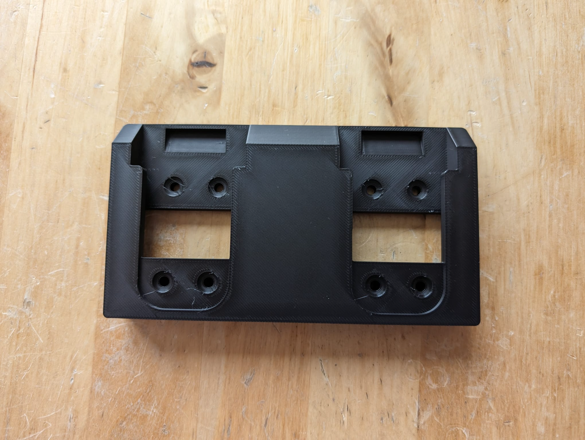 Vonroc 20V Battery Wallmount for 2 Batteries