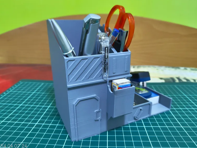 Desk organizer
