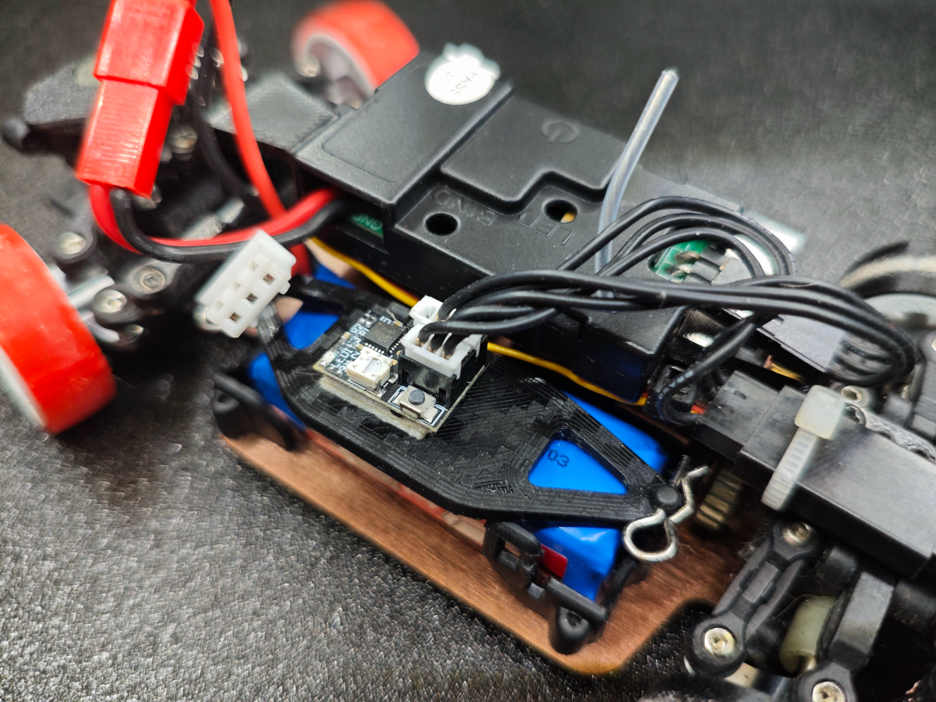 WLToys K969 K989 battery and gyro mount