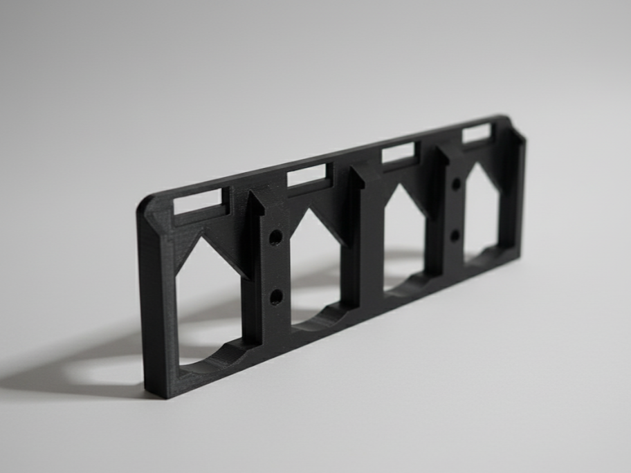 Makita 18V Battery Holder (Wall Mount) 4 batterys