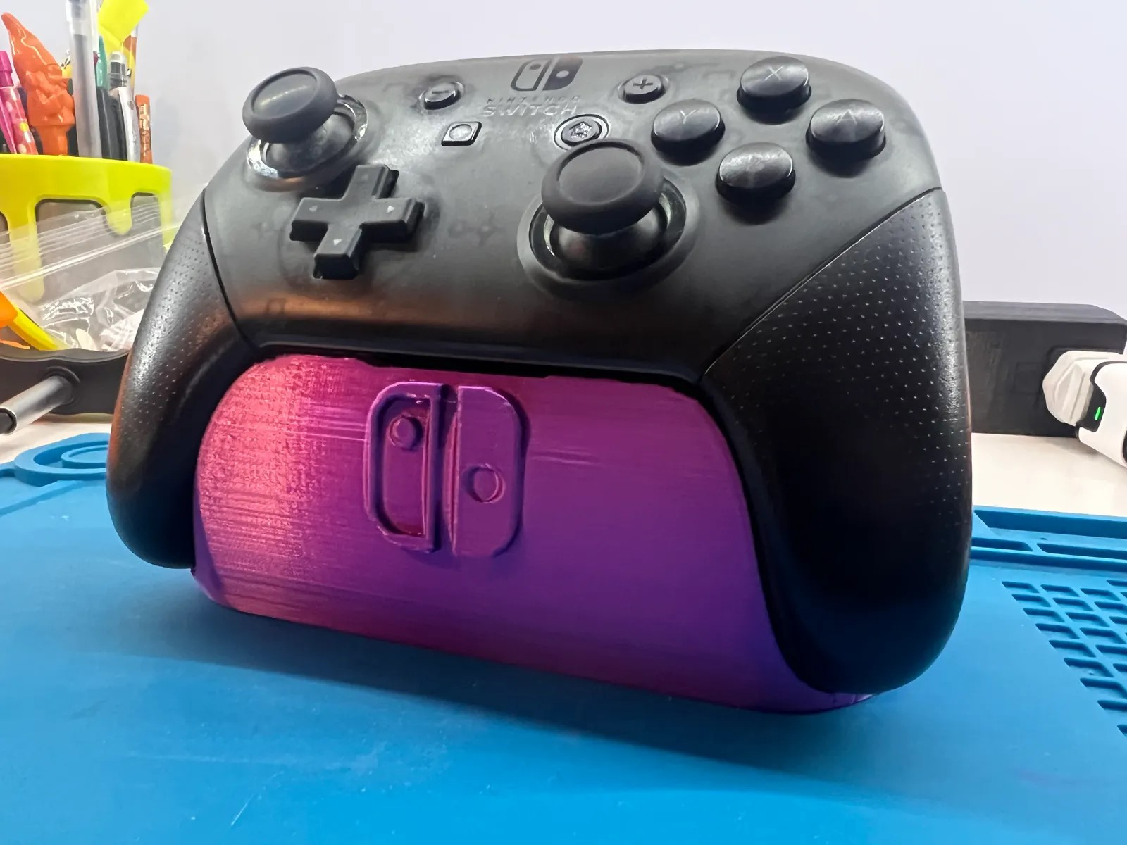 Nintendo Switch Controller Stand with logo