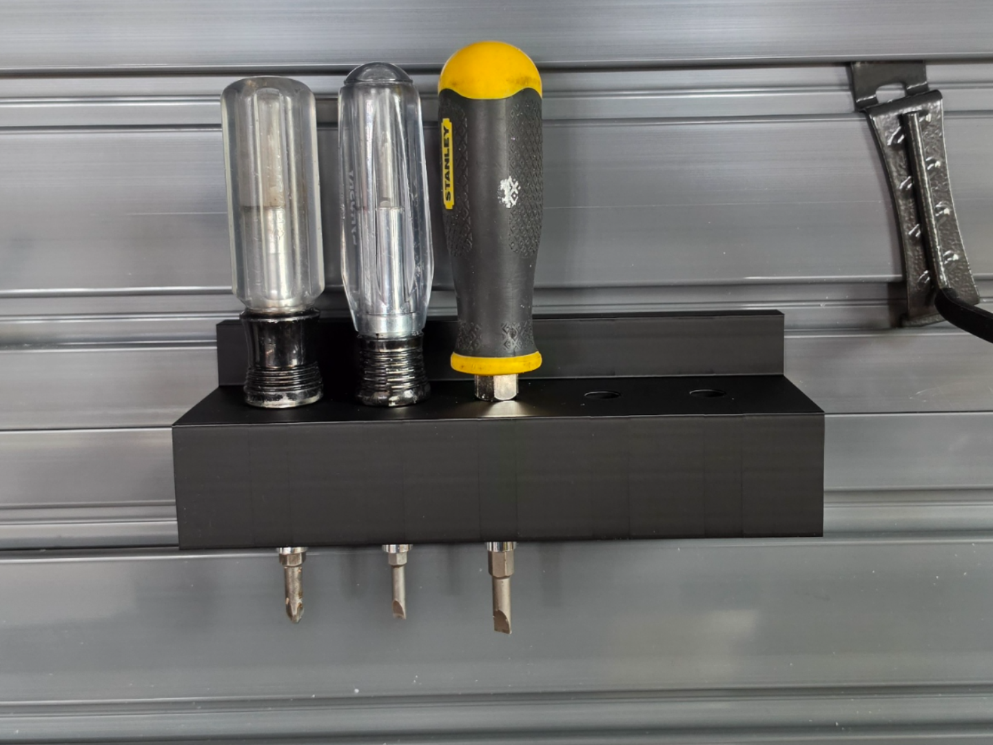Husky Slat Wall - Fat Screwdriver Holder (Holds 5)