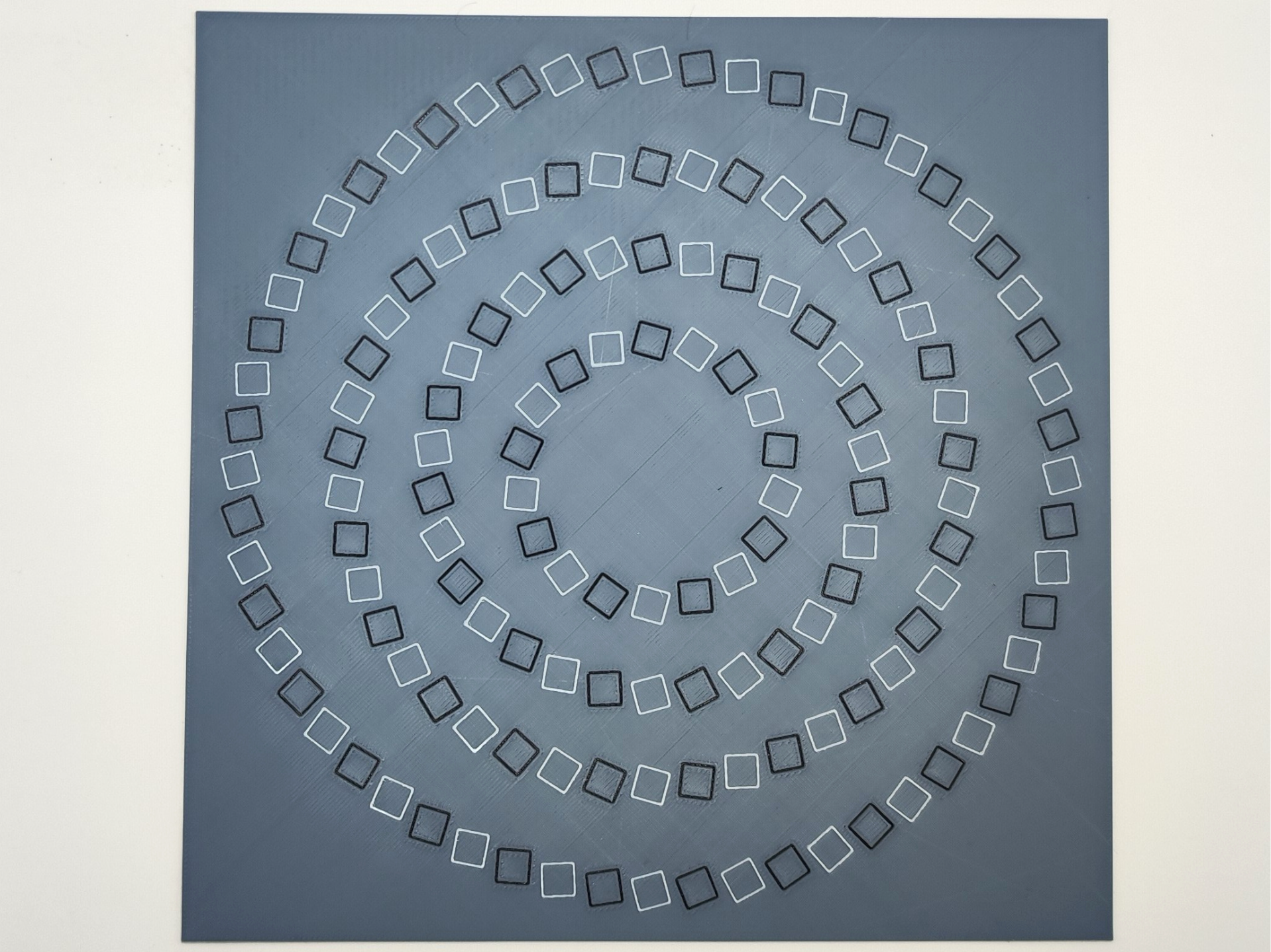 Pinna's optical illusion - hueforge