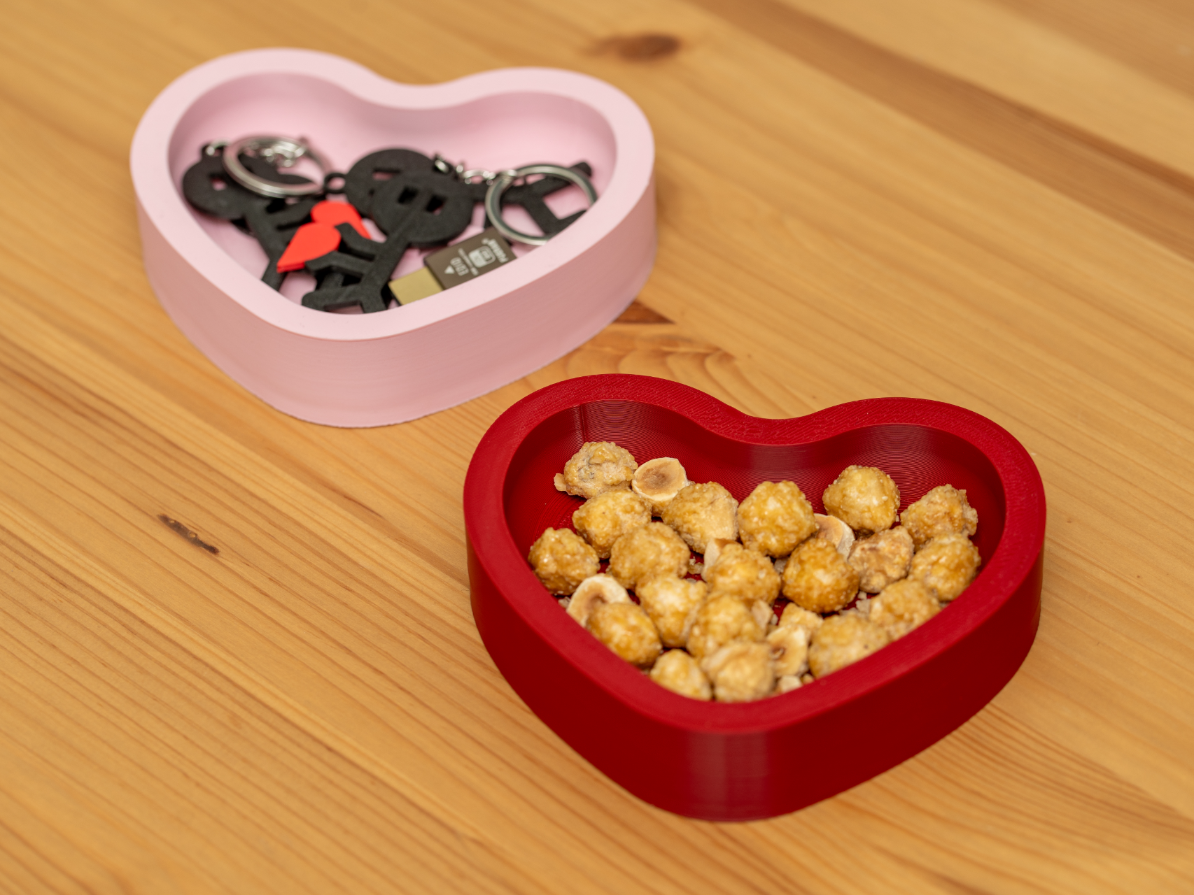 Heart-Shaped Bowl: Practical and Charming!