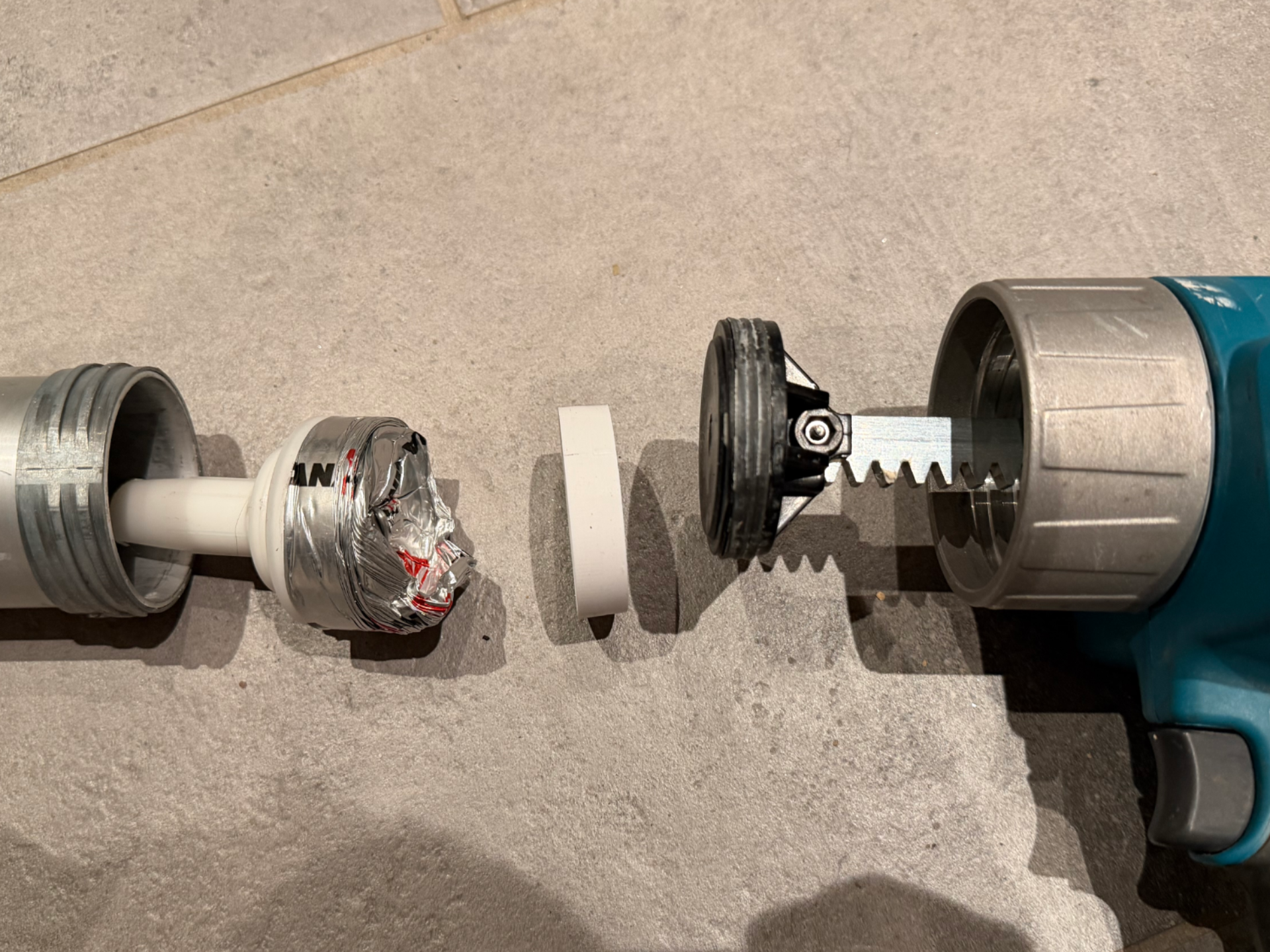 Non folding caulking sausage device for Makita