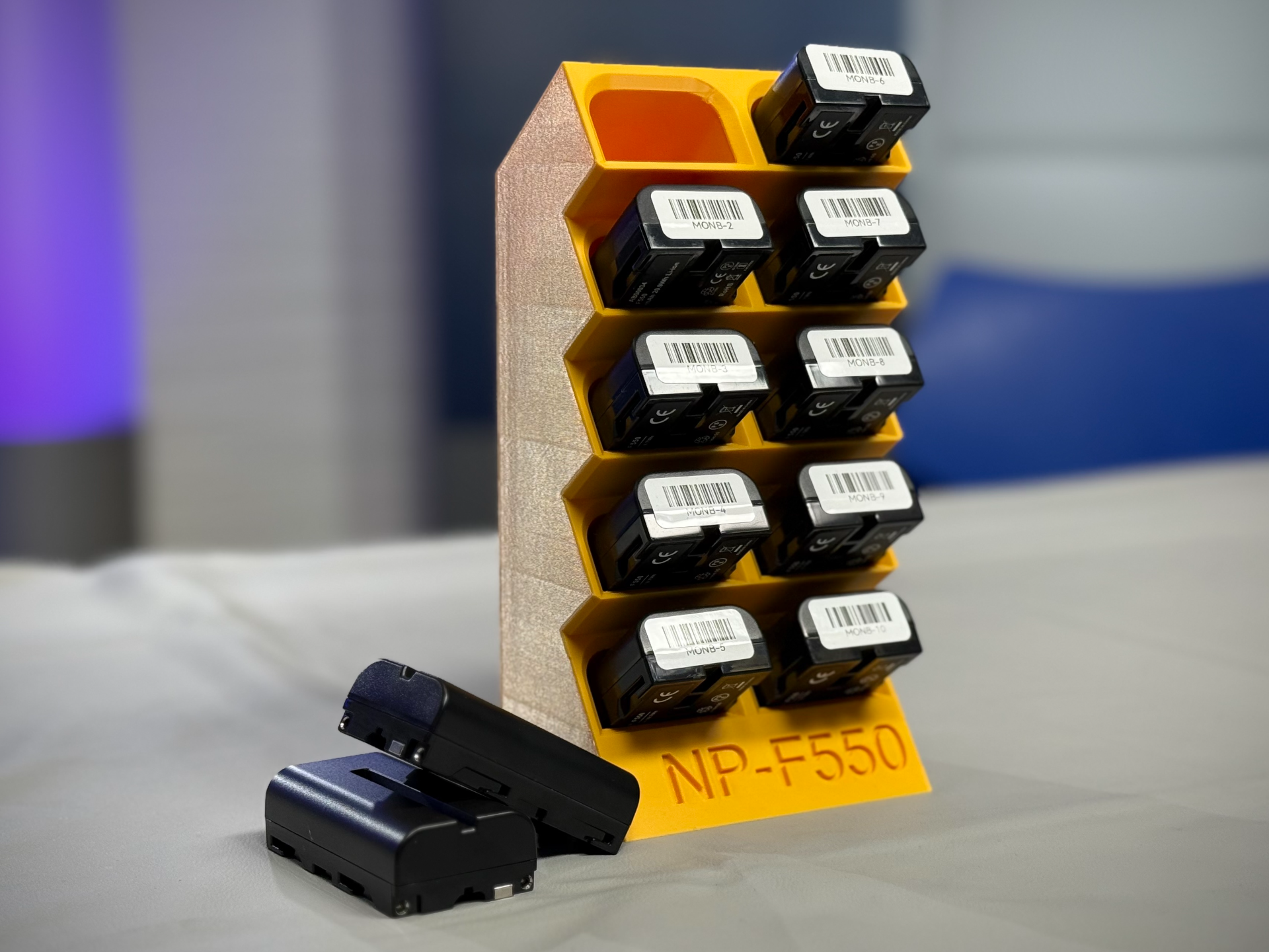 NP-F550 Battery Rack