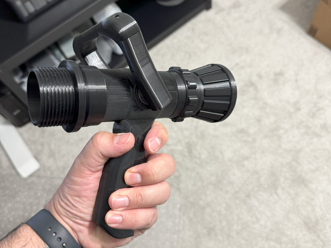 Fire Hose Gun with 2.5" Hose Adapter