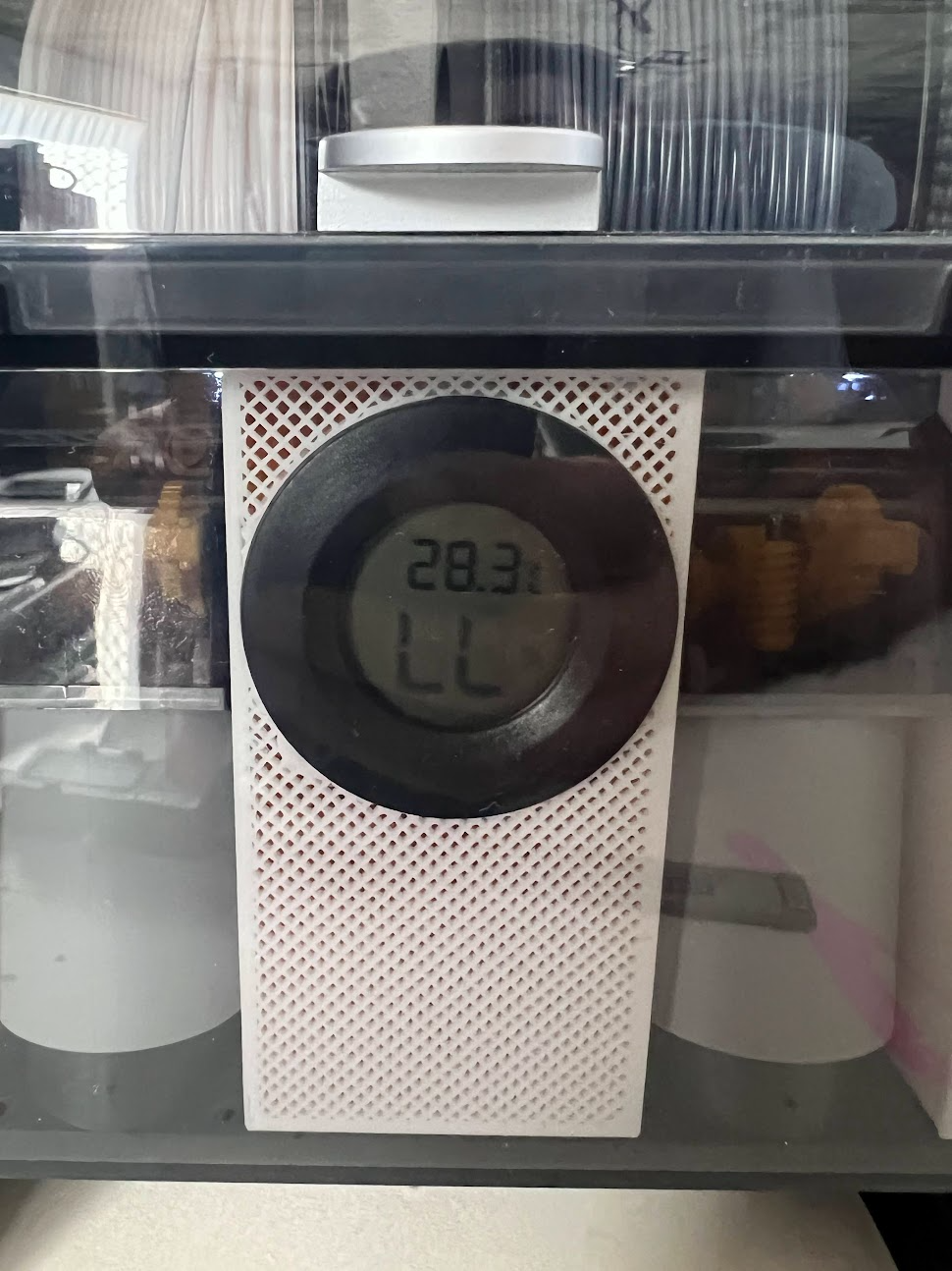 Bambu AMS silica gel container with hole for a round hygrometer