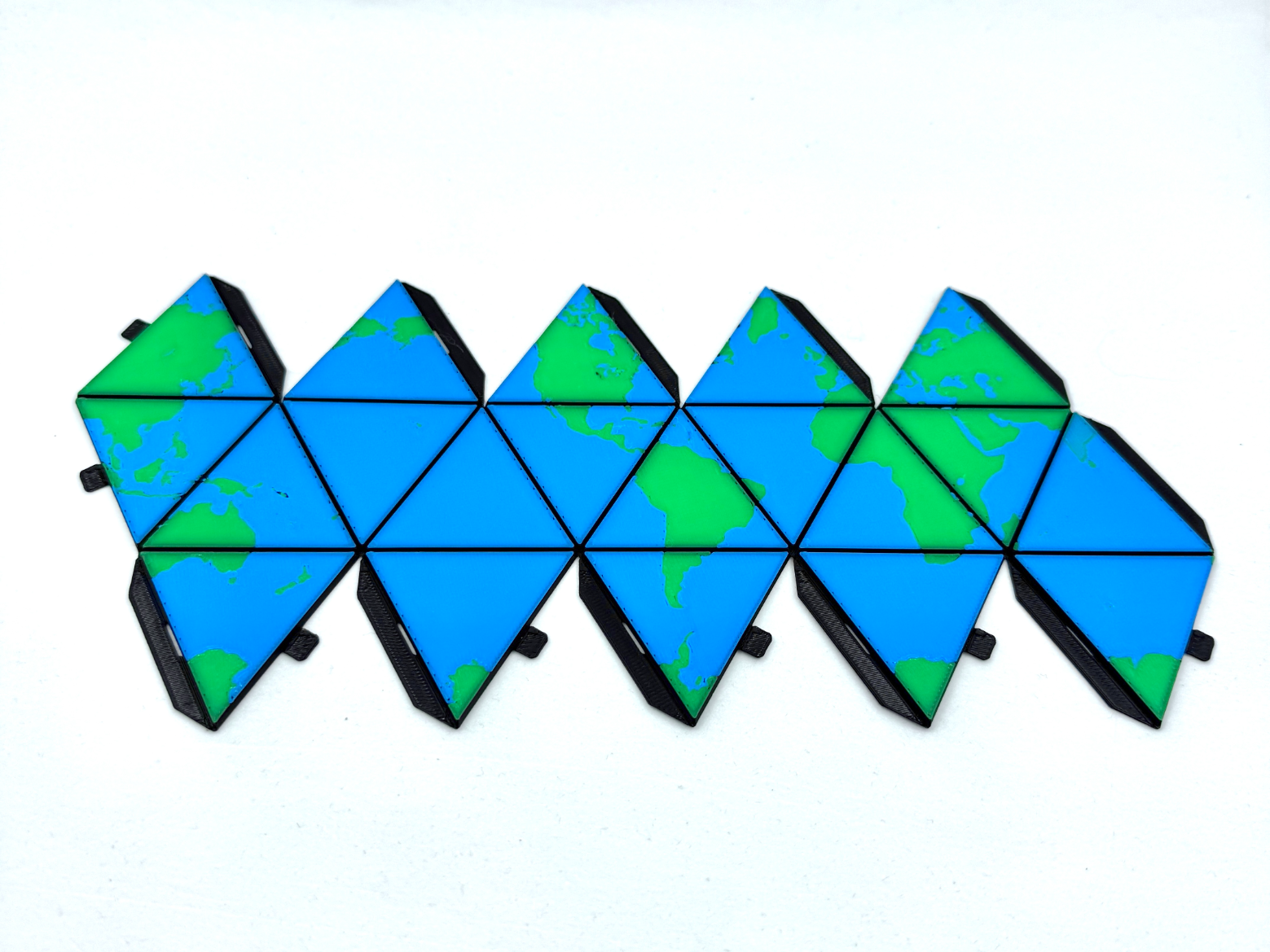 Icosahedron (D20) Globe
