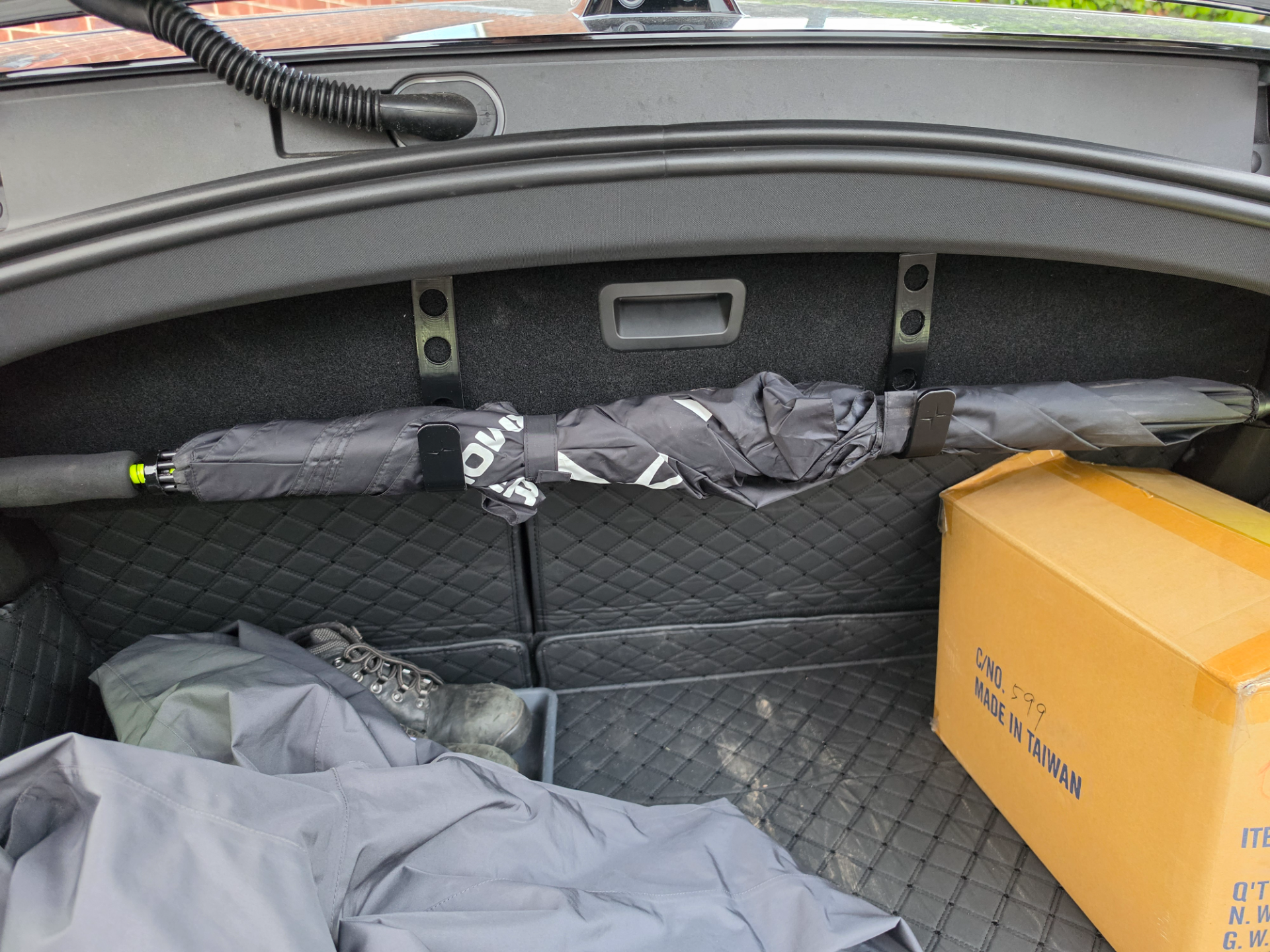 Polestar 4 Umbrella Holder