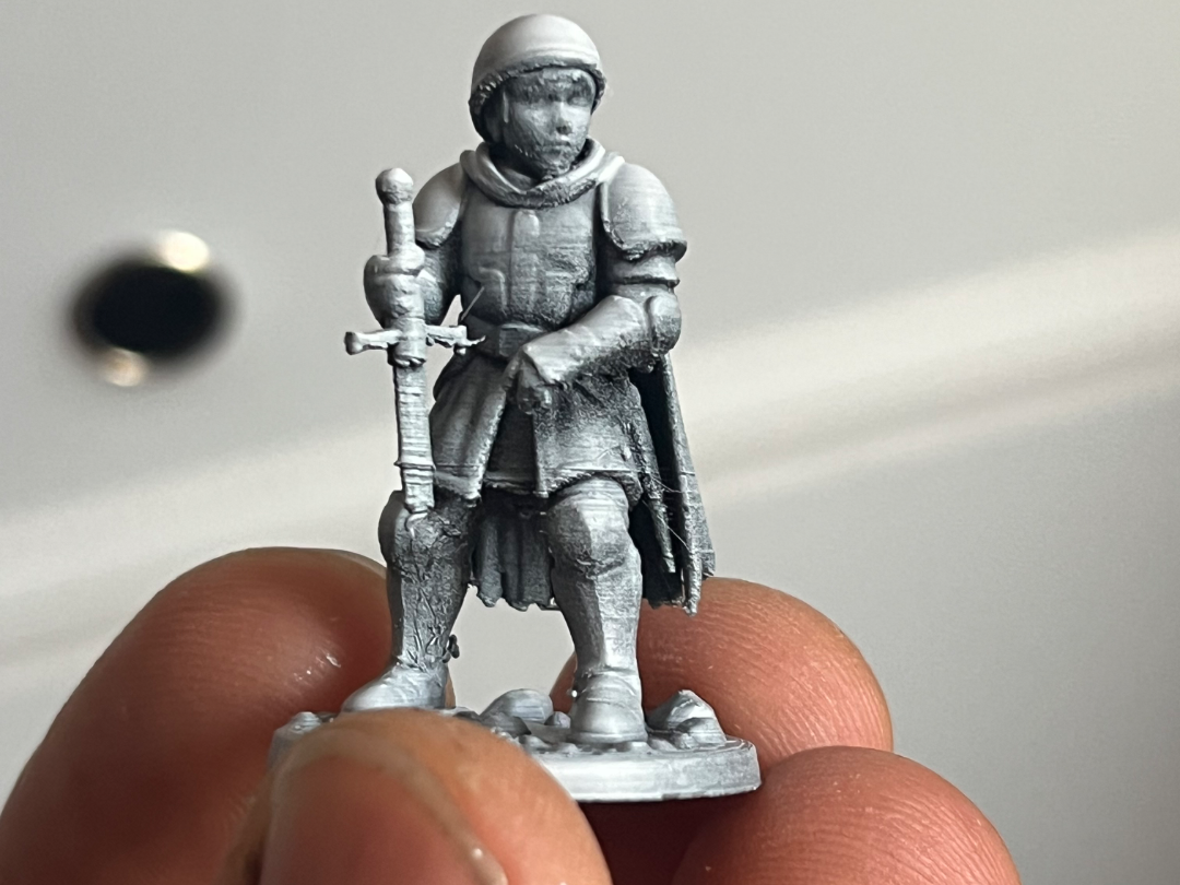 miniature jeune templier  dnd