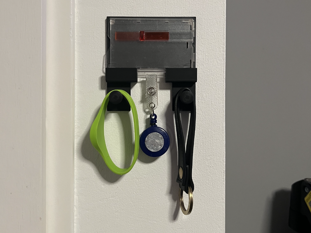 Badge / Keys holder for the wall