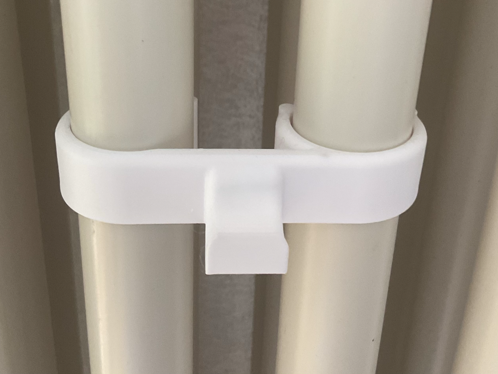 Haken für senkrechte Heizungsrohre 25mm