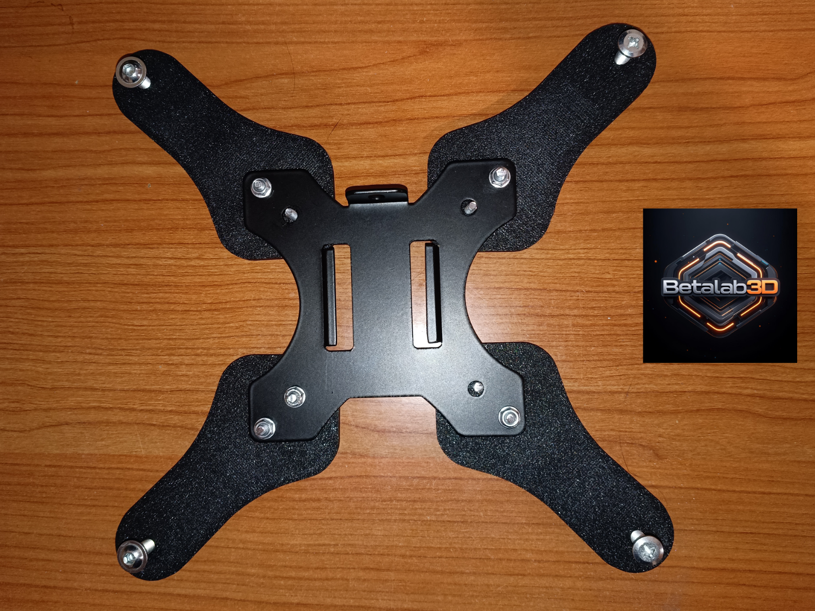 Monitor adapter from VESA 100 to 200