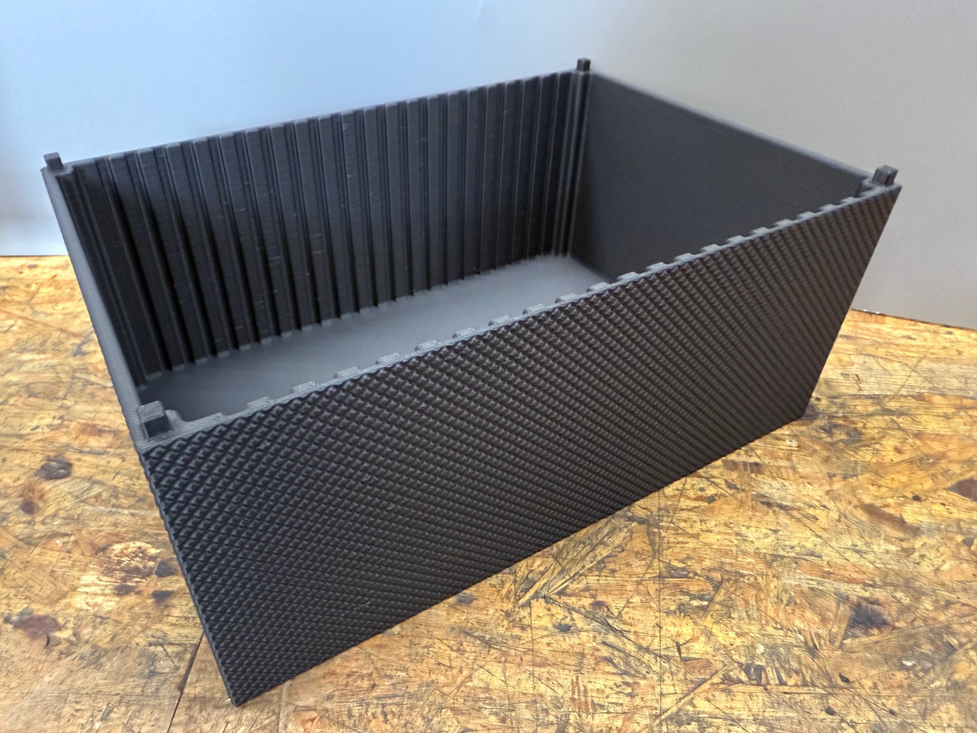 große stapelbare Box V2 mit Struktur