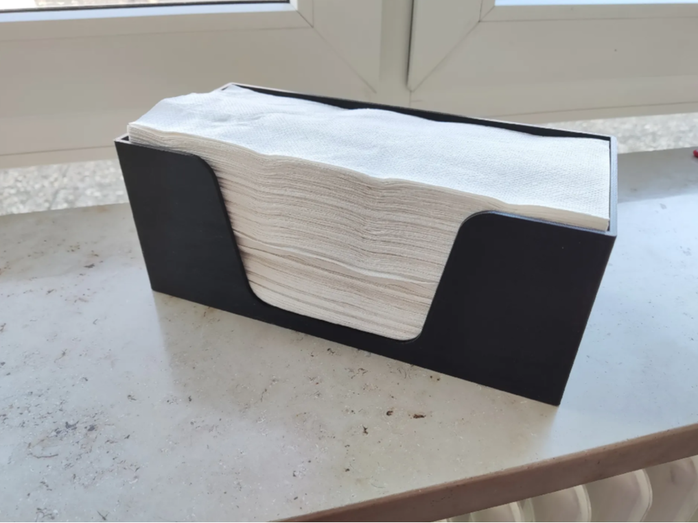 Paper towel dispenser