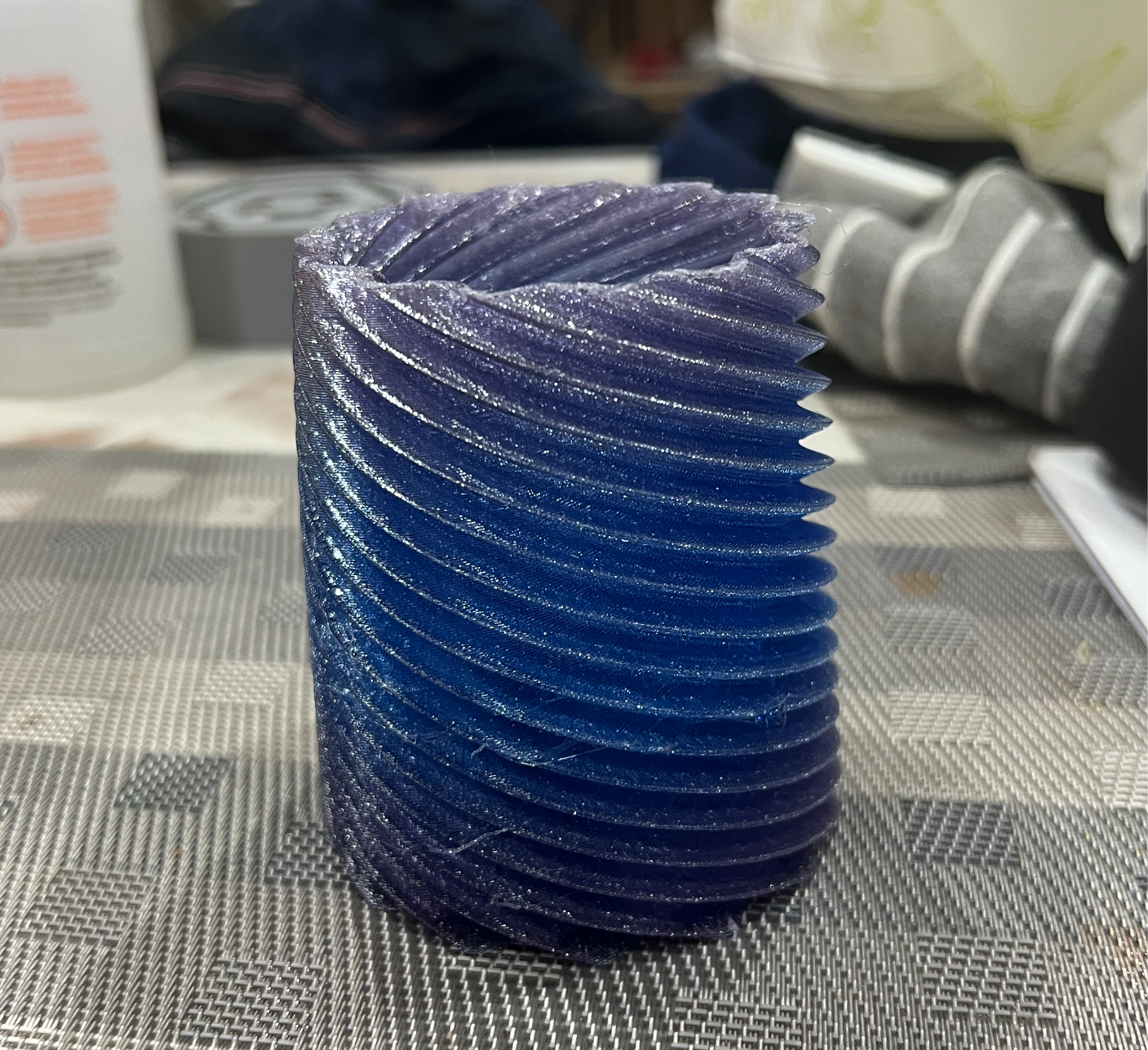 Elegant swirled Pen Cup / Vase