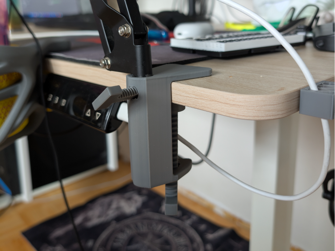 Universal Desk Clamp for Lights and Mics V3