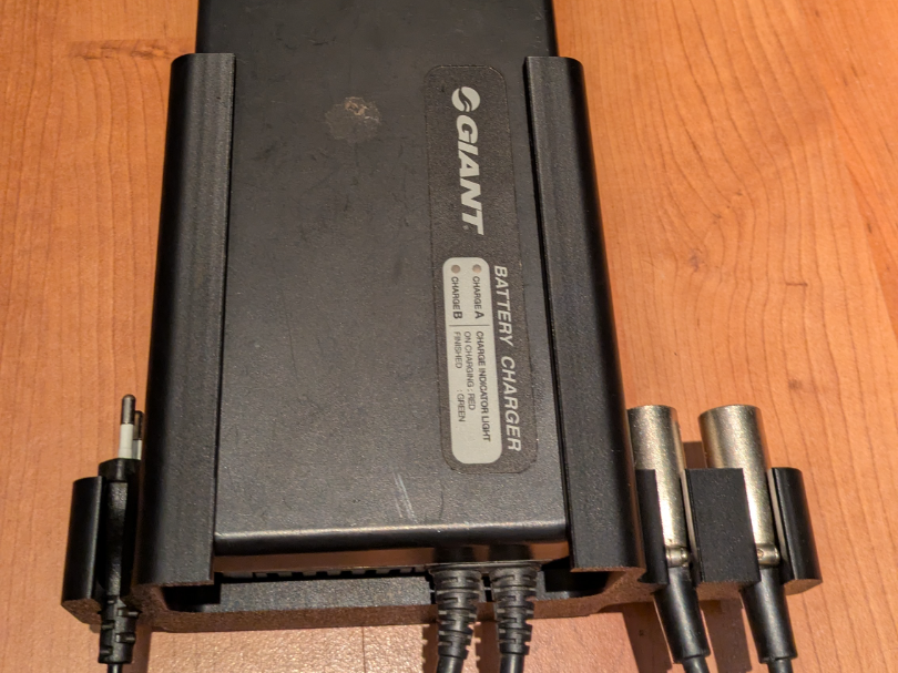Charger wallmount for Gaint battery charger