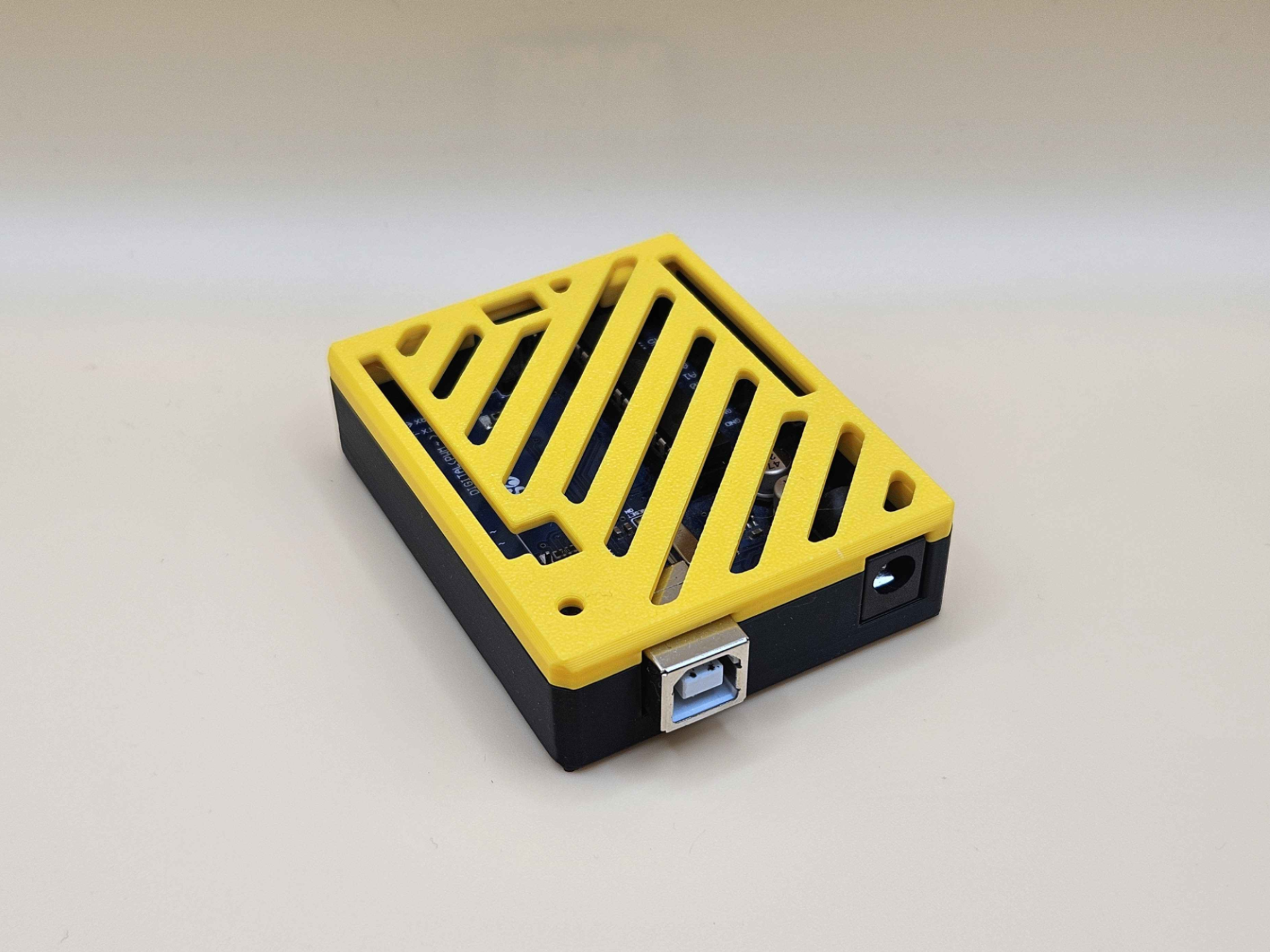 Arduino uno case. fully 3d printed!