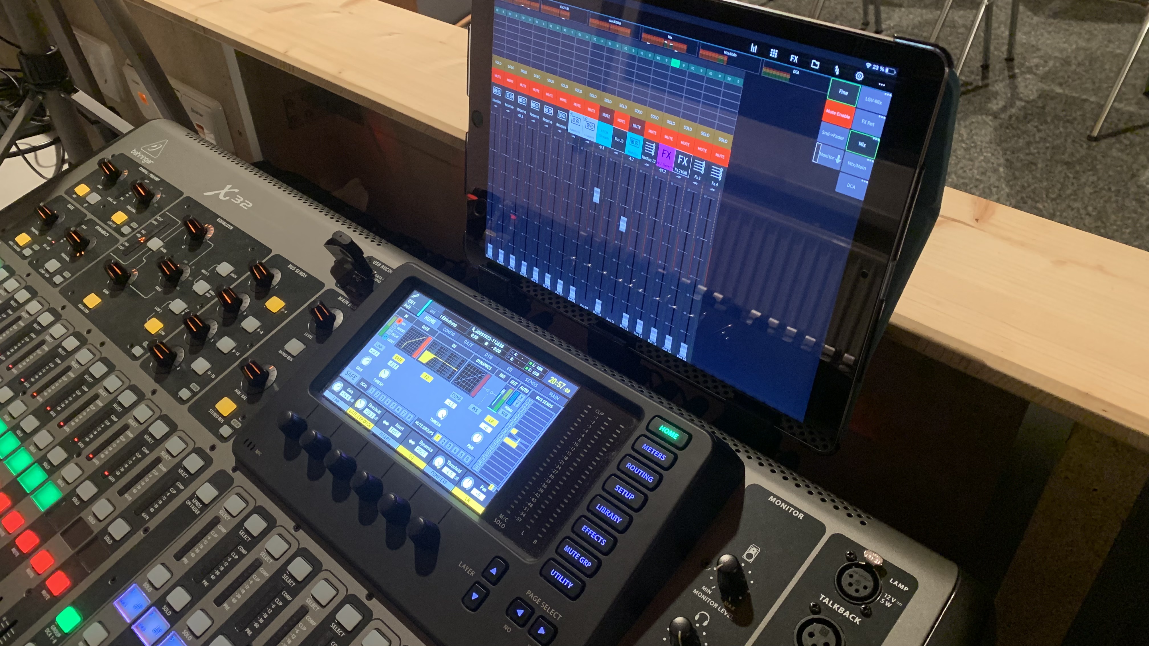 Behringer X32 Halter für Tablet