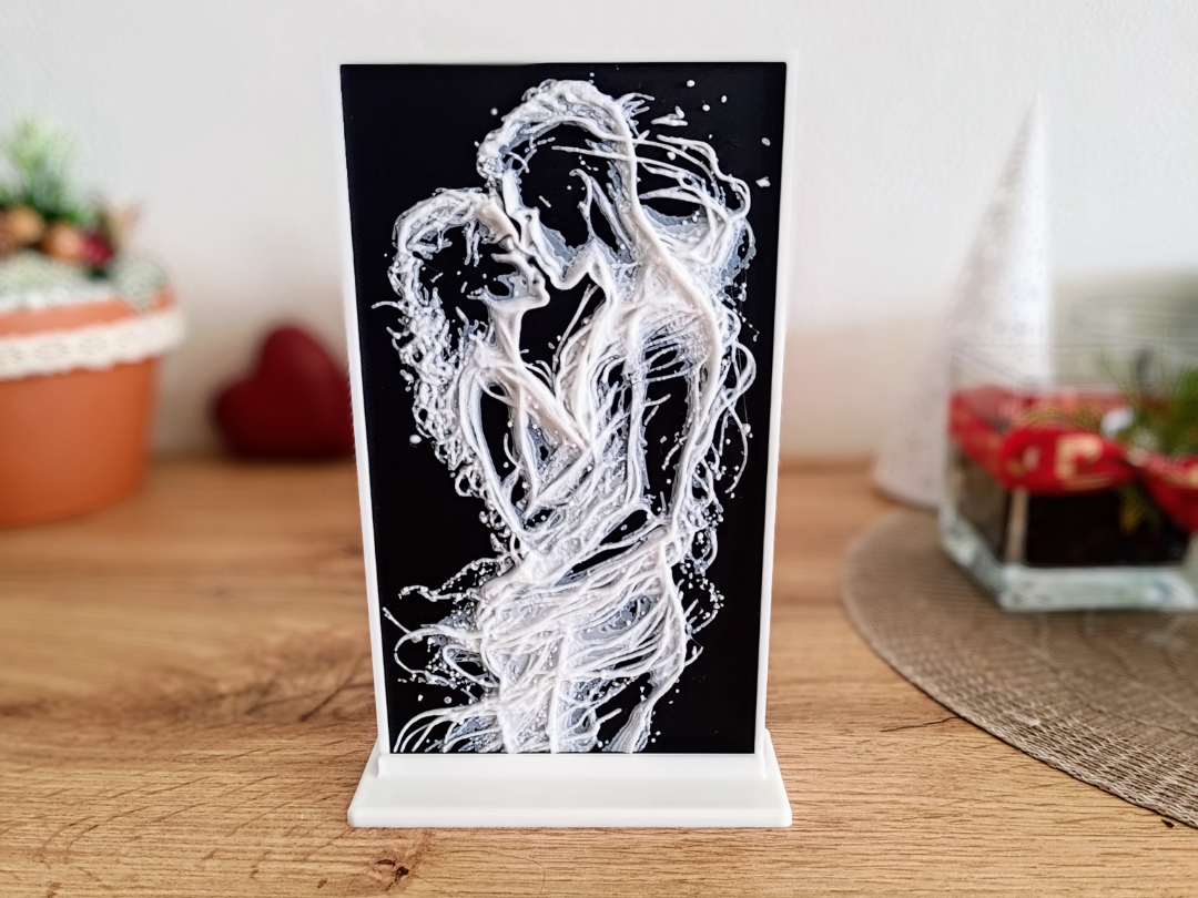 Frame Lovers decoration on shelf (without ams)