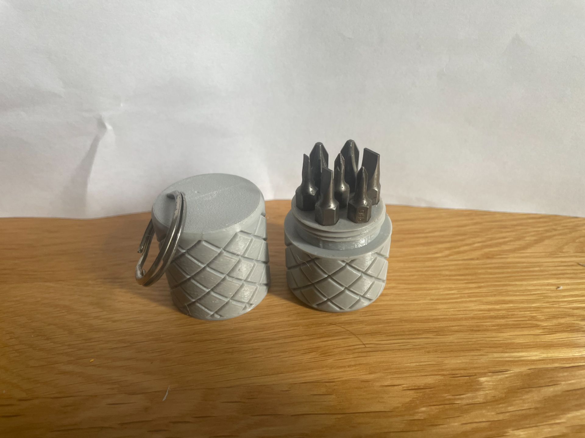 EDC Keyring Screwdriver Bit Store and Driver: 30g