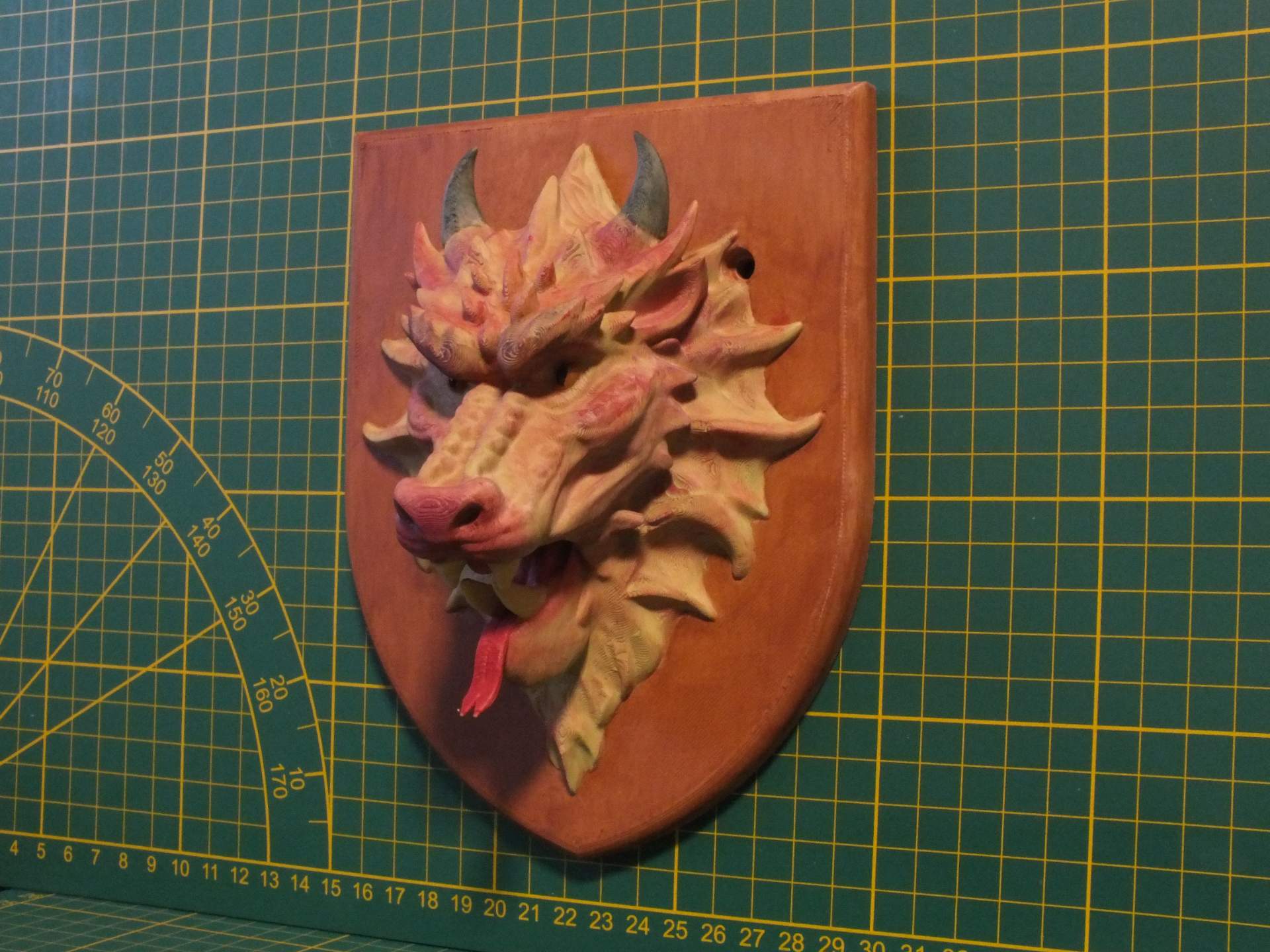 Dragon Mounted Head 185 x 140 mm
