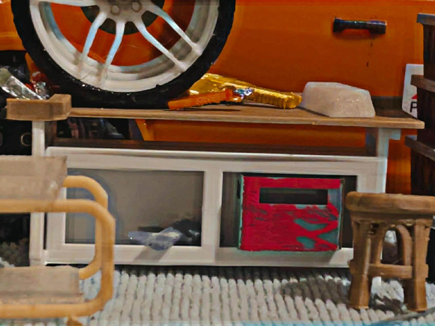 miniature work bench for diorama :)