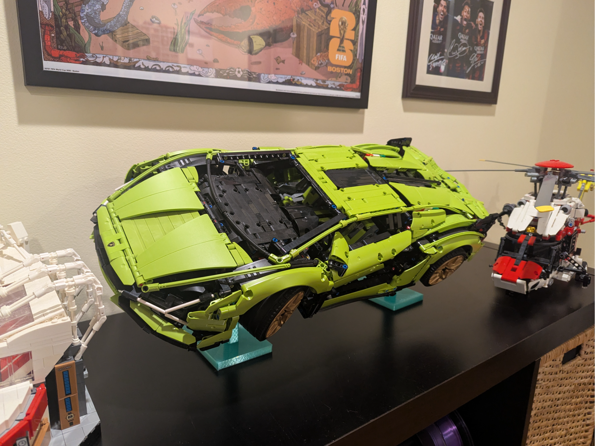 Brick Technic Lamborghini Sian FKP 37 angled stand