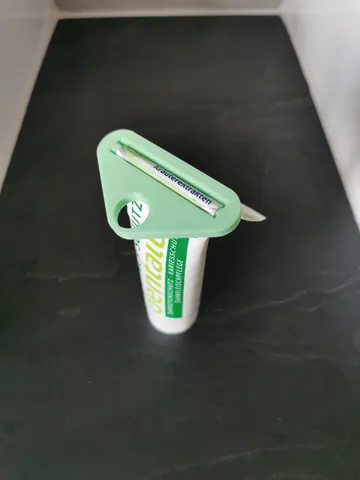 Toothpaste Squeezer