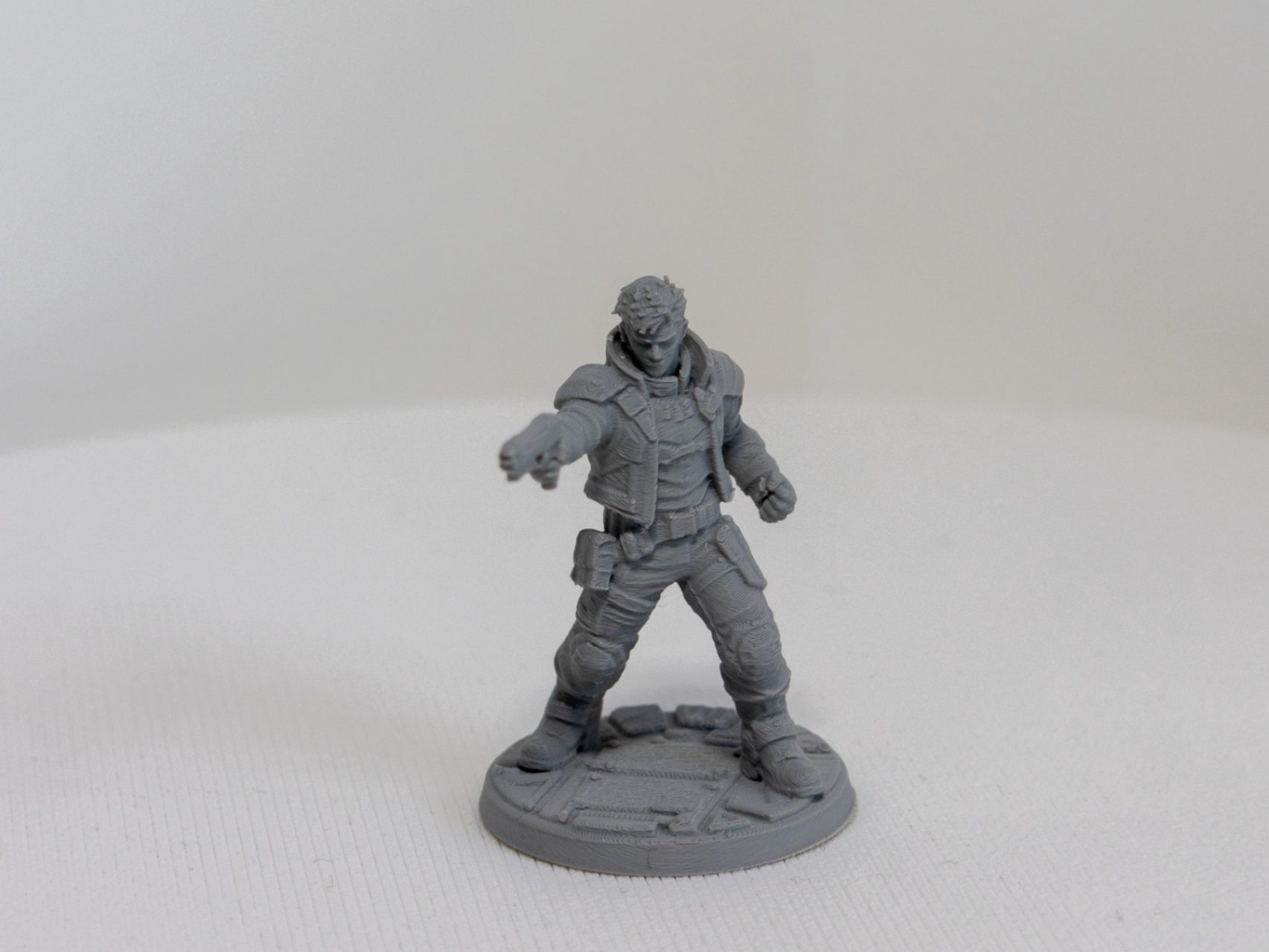 Sci-Fi Miniature: Human male with Handgun